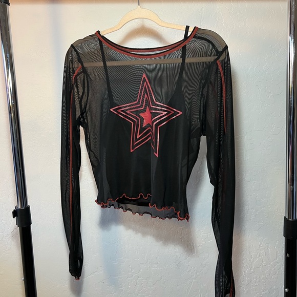 Forever 21 grungy black Mesh Long sleeve w/ red star 
size M - Picture 1 of 2